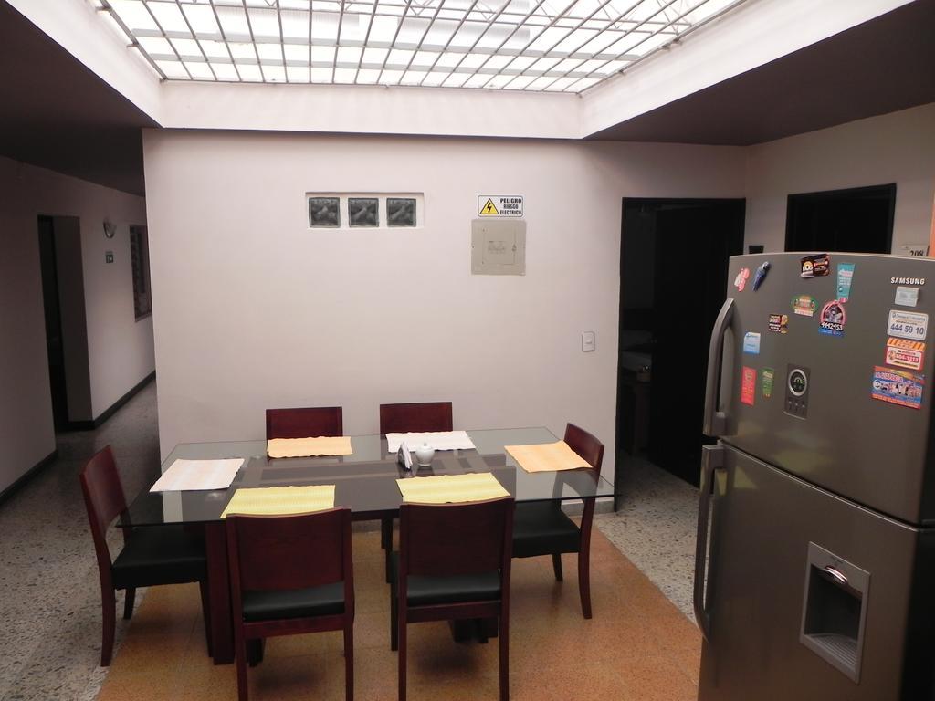 Hostal Tamarindo Inn Medellín Extérieur photo