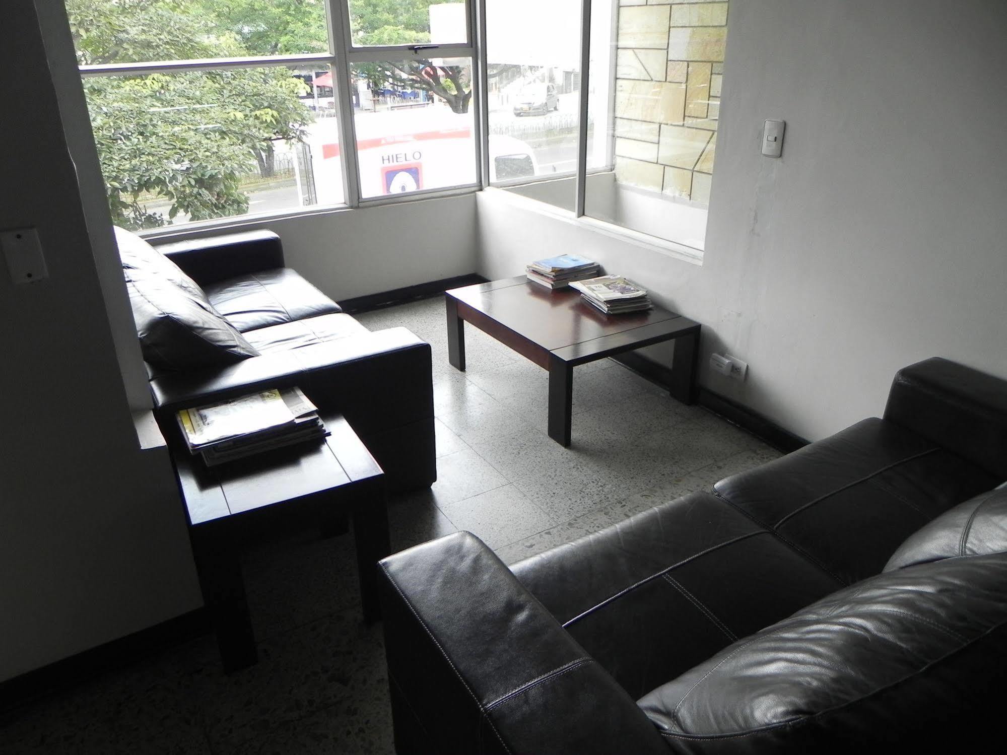 Hostal Tamarindo Inn Medellín Extérieur photo