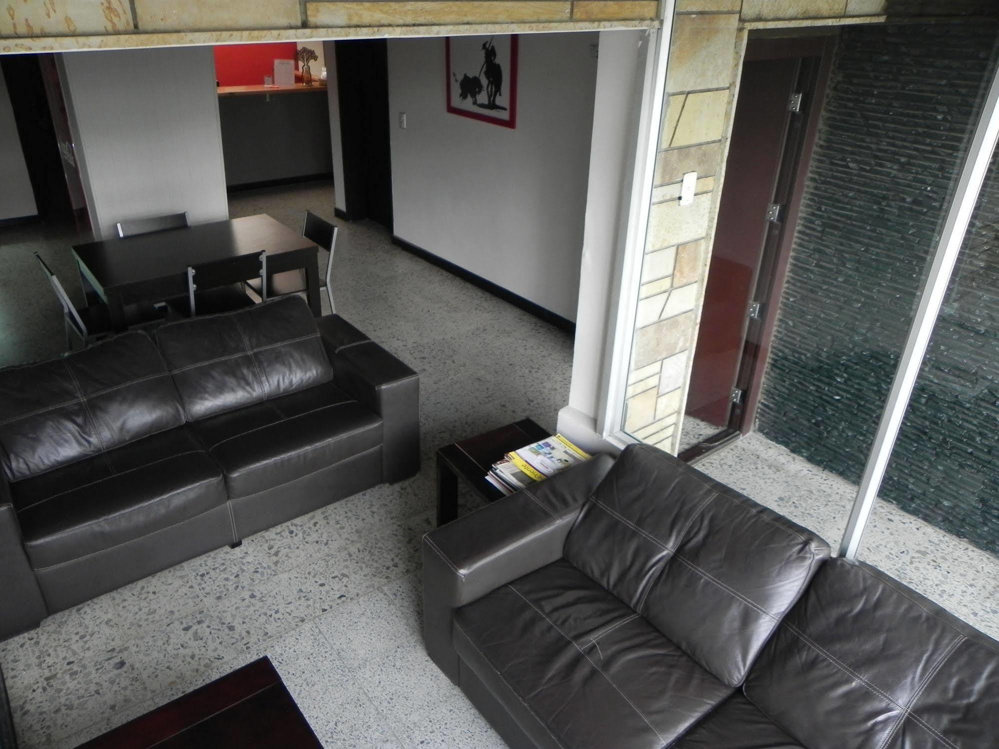 Hostal Tamarindo Inn Medellín Extérieur photo