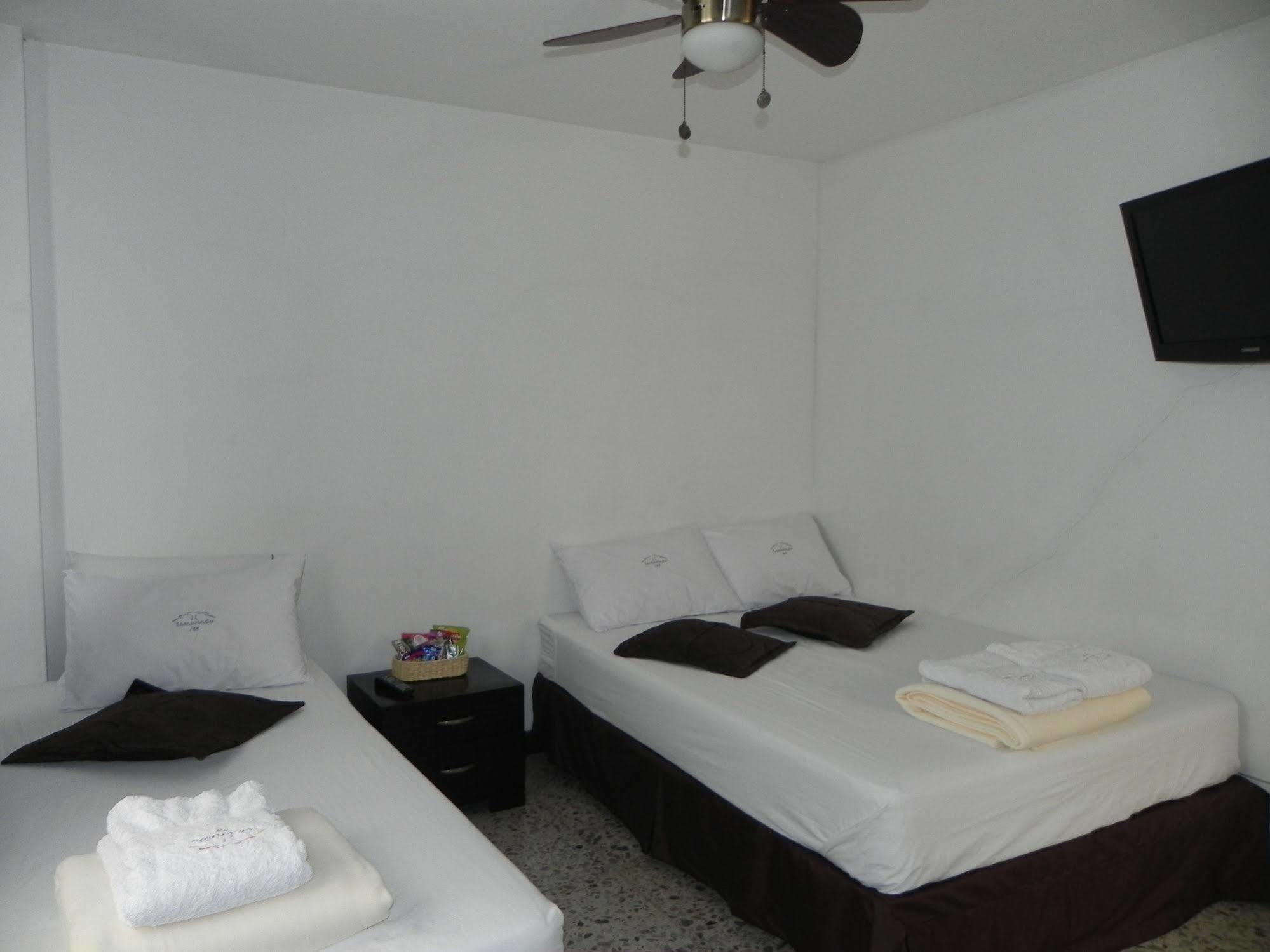 Hostal Tamarindo Inn Medellín Extérieur photo