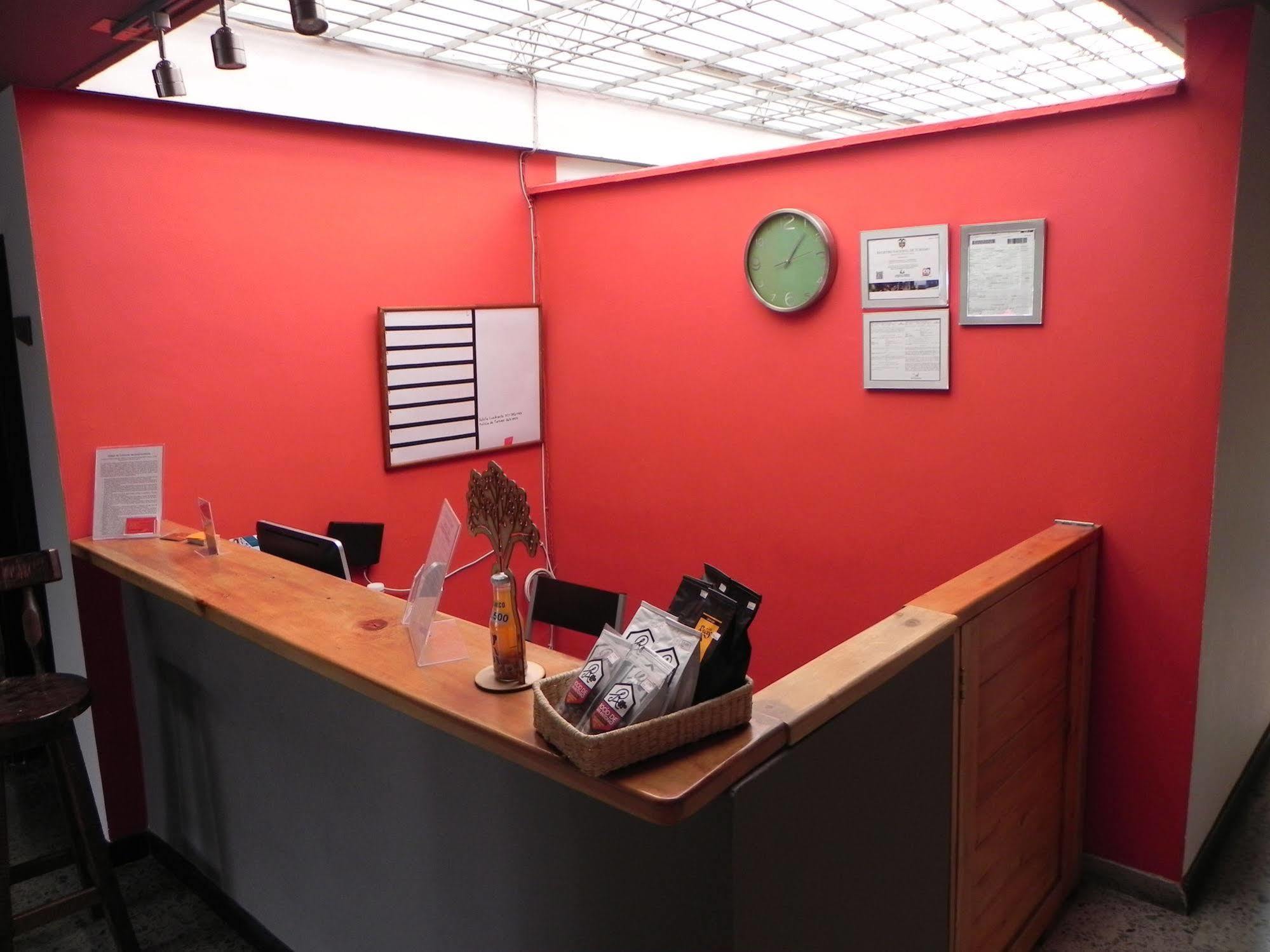 Hostal Tamarindo Inn Medellín Extérieur photo