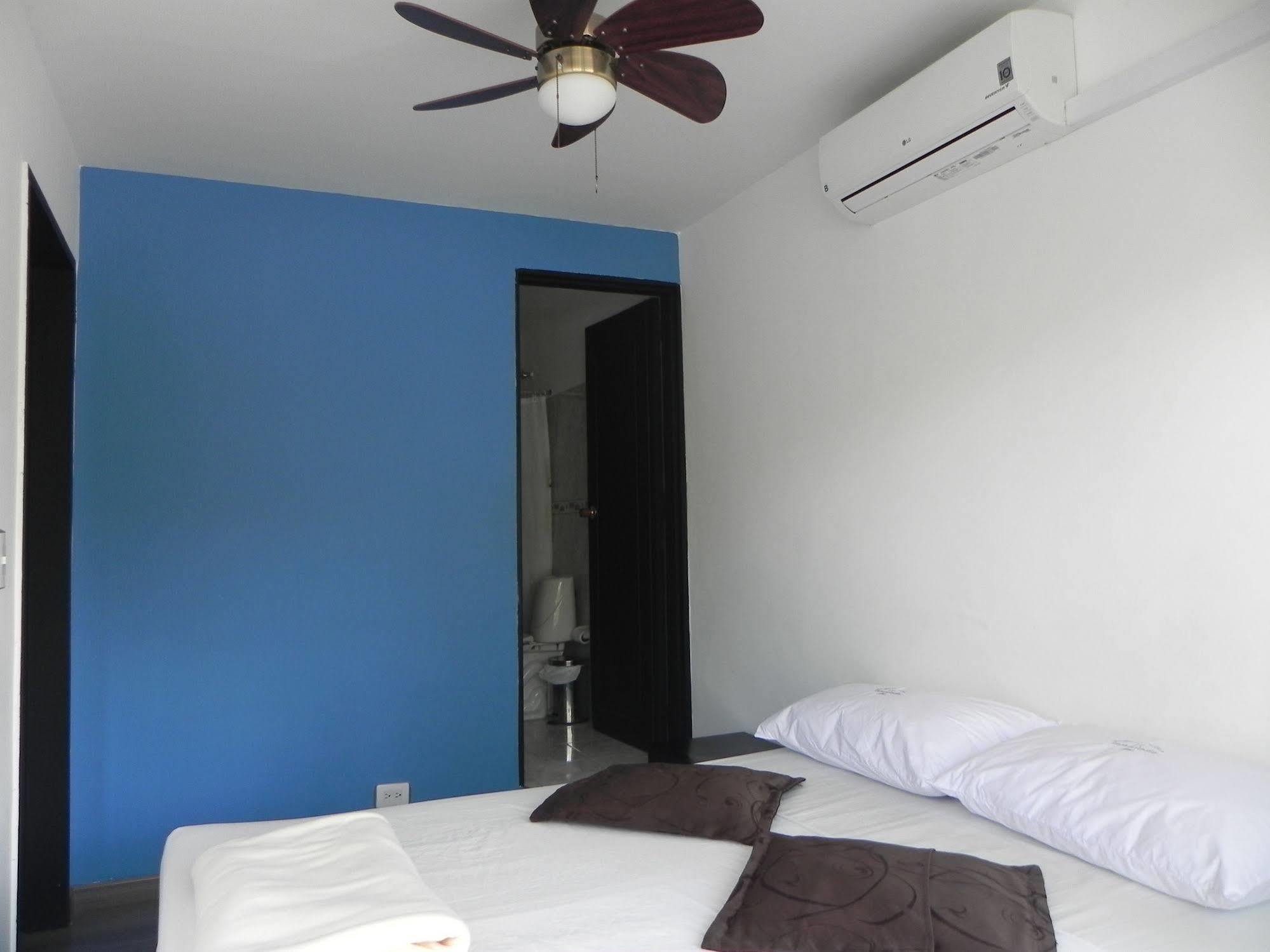 Hostal Tamarindo Inn Medellín Extérieur photo