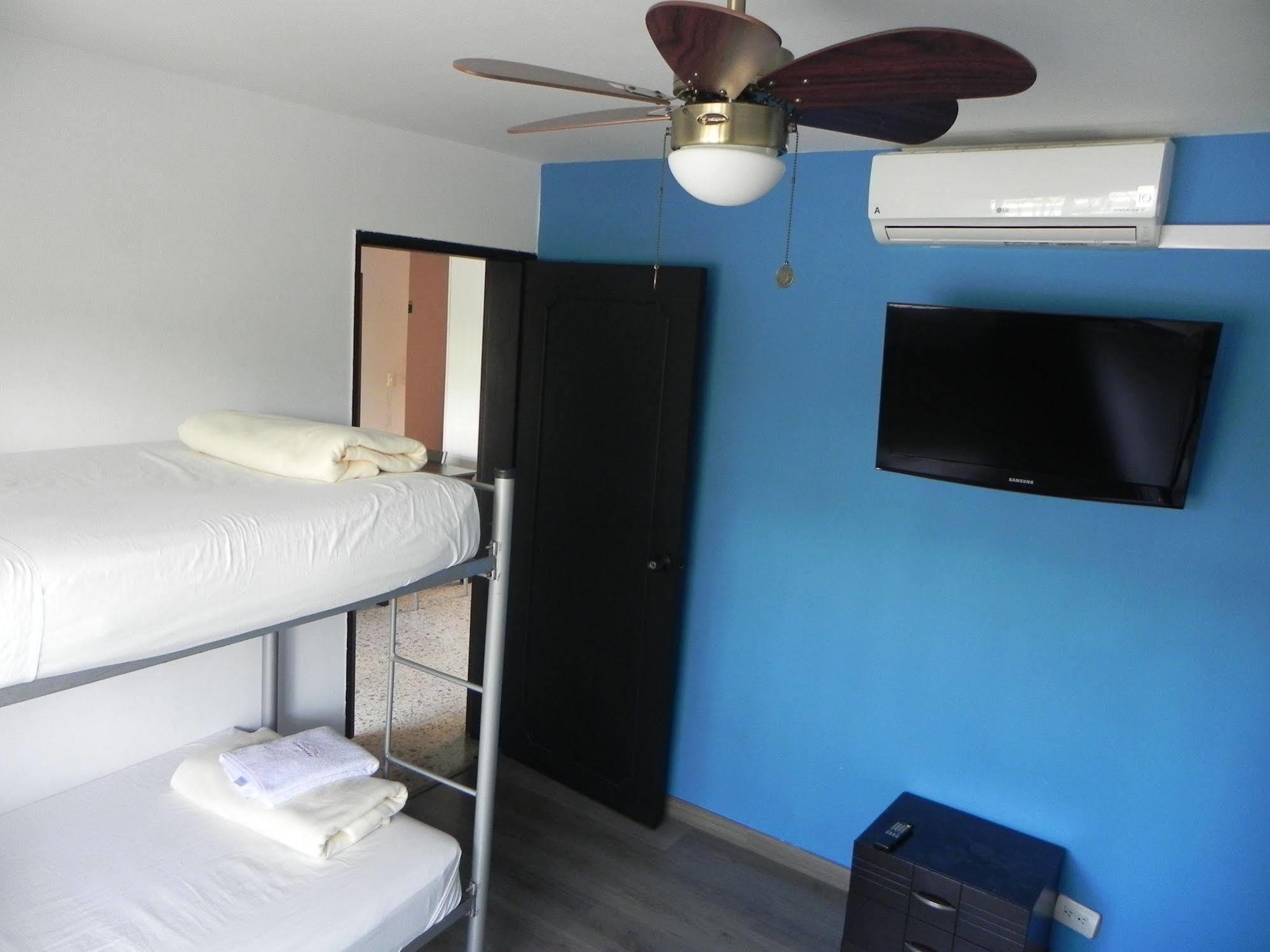 Hostal Tamarindo Inn Medellín Extérieur photo