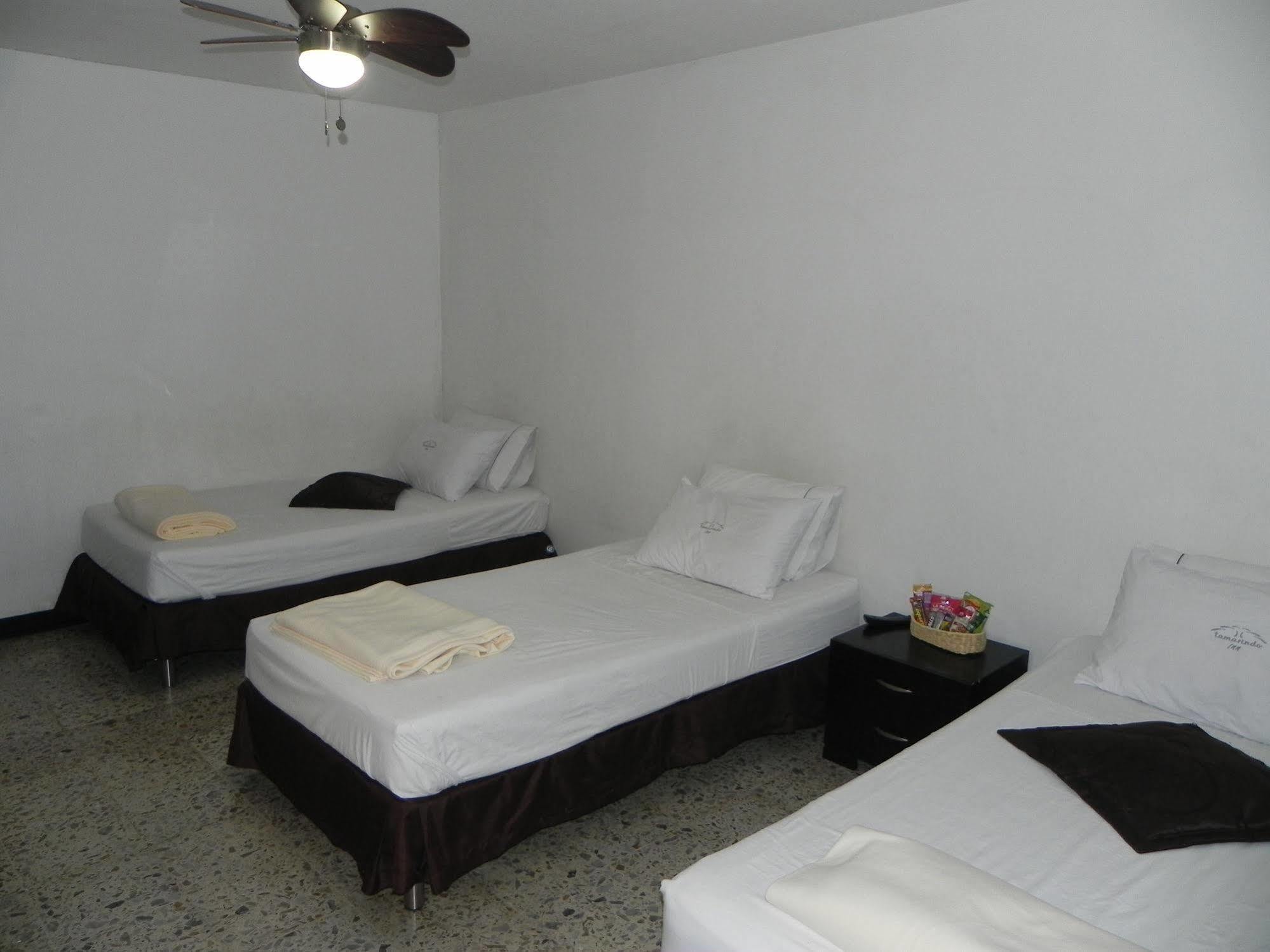 Hostal Tamarindo Inn Medellín Extérieur photo