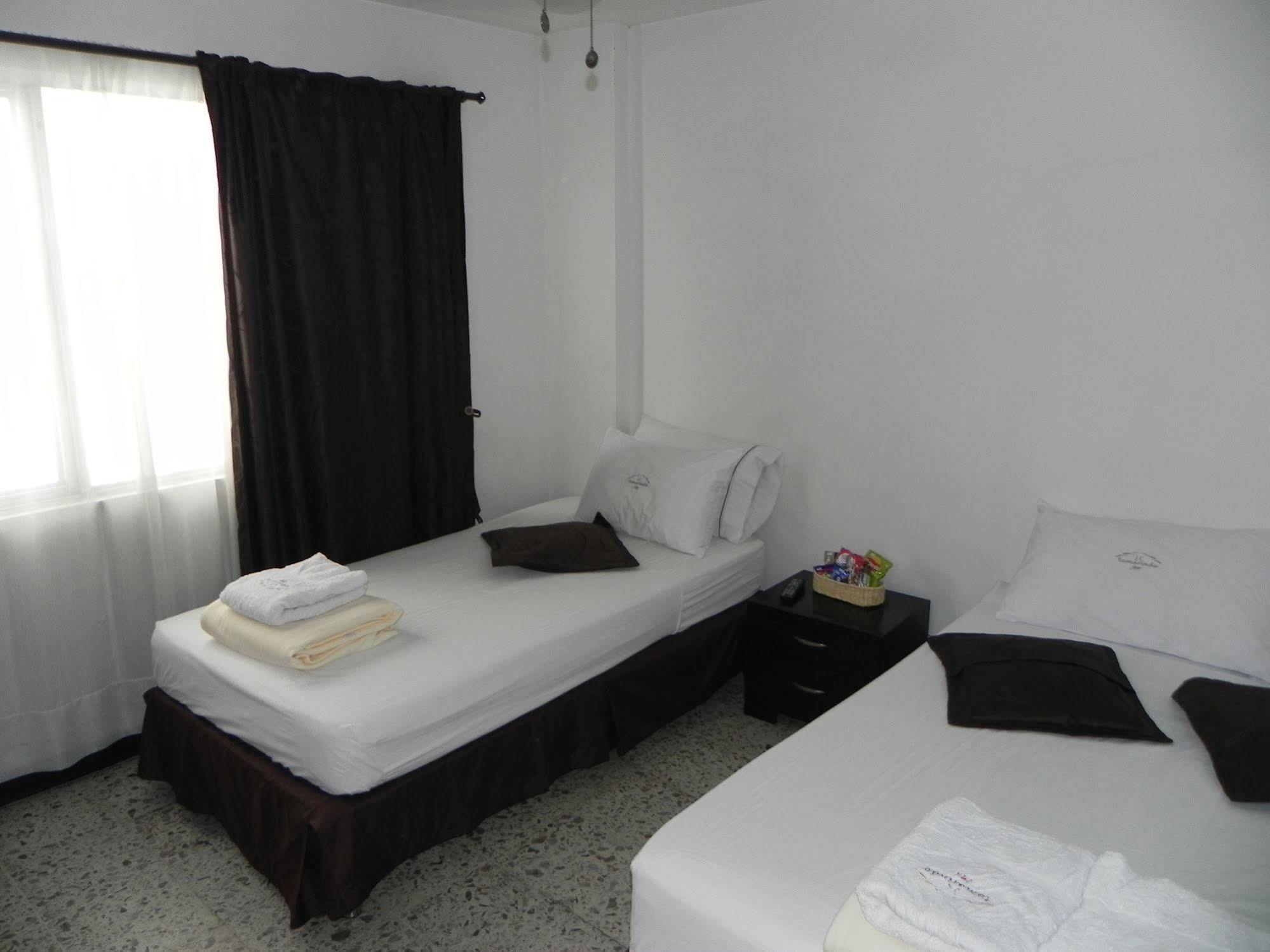 Hostal Tamarindo Inn Medellín Extérieur photo
